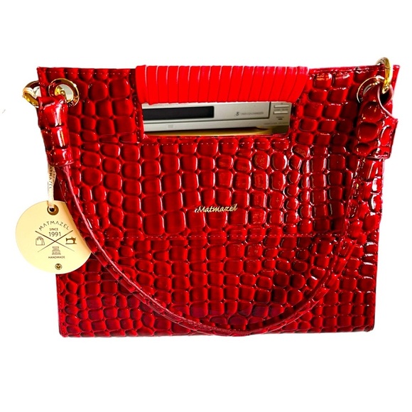 NWT Authentic Matmazel designed 3 pockets red hand /shoulder bag . - Picture 10 of 12